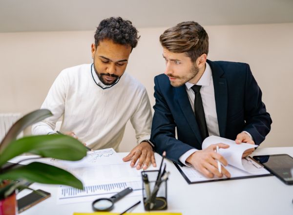 Responsable de communication à l'international. Maîtrise de l'anglais. à Quimper